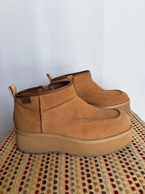 UGG Cityfunc Ultra Mini Platform Boots Tan Suede Size 9.5 – Cozy Casual Style